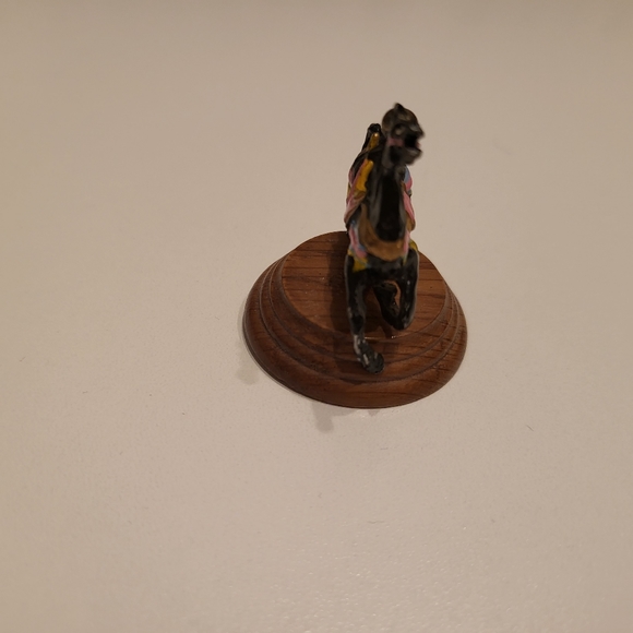 Vintage miniature carousel horses - Metal & Wood base turns - Picture 8 of 13